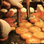 Busan: Gukje and Jagalchi Market Food Tour with Tastings Busan: Gukje and Jagalchi Market Food Tour with Tastings