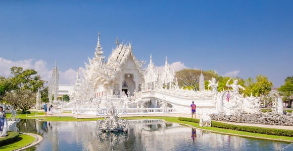 Chiang Mai: White, Red/Black & Blue Temples Tour with Lunch