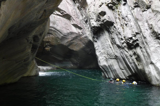 Palvico: Guided canyoning tour through spectacular gorges and waterfalls