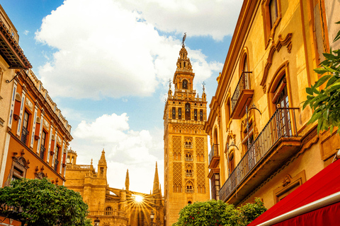 Sevilla: Tour mit bevorzugtem Zugang zu Kathedrale, Giralda und AlcázarBevorzugter Zugang zur Kathedrale, Giralda &amp; Alcázar Tour auf Italienisch