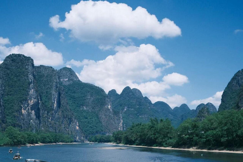 From Guilin: Li River Cruise, Yangshuo & Xianggong Hill Tour