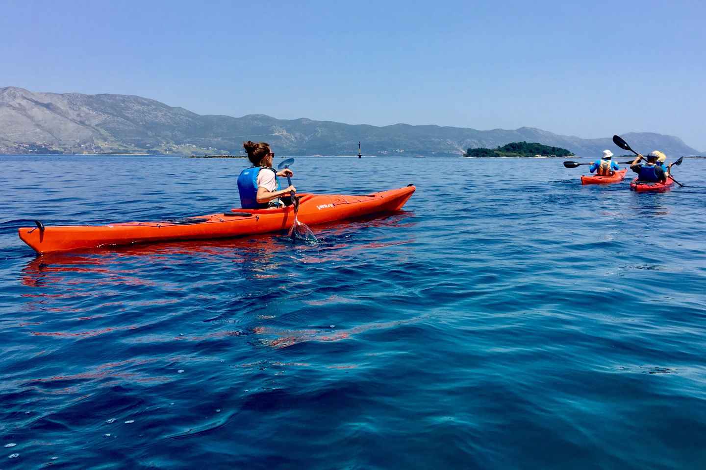 Lumbarda: Medio Día de Kayak e Historia con Delicias de Vino