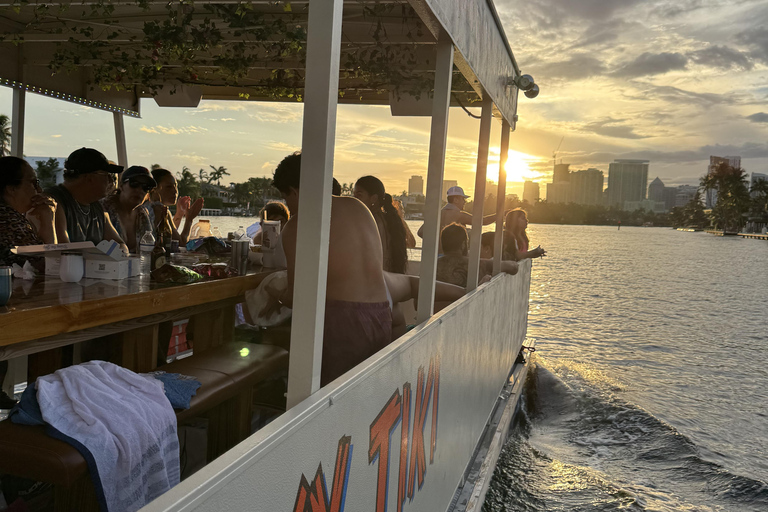 Fort Lauderdale: Private Party Boat Charter for Up to 22 2-Hour Private Charter for Up to 22