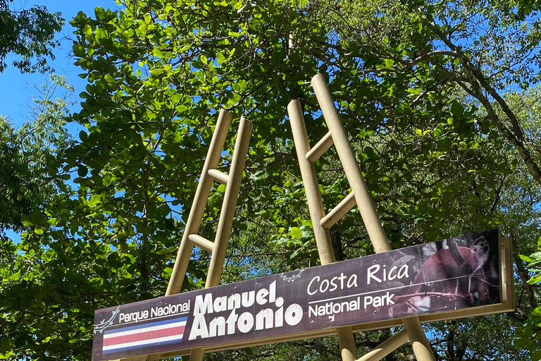 Manuel Antonio Park: Guidad vandring med en naturforskarePrivat rundtur