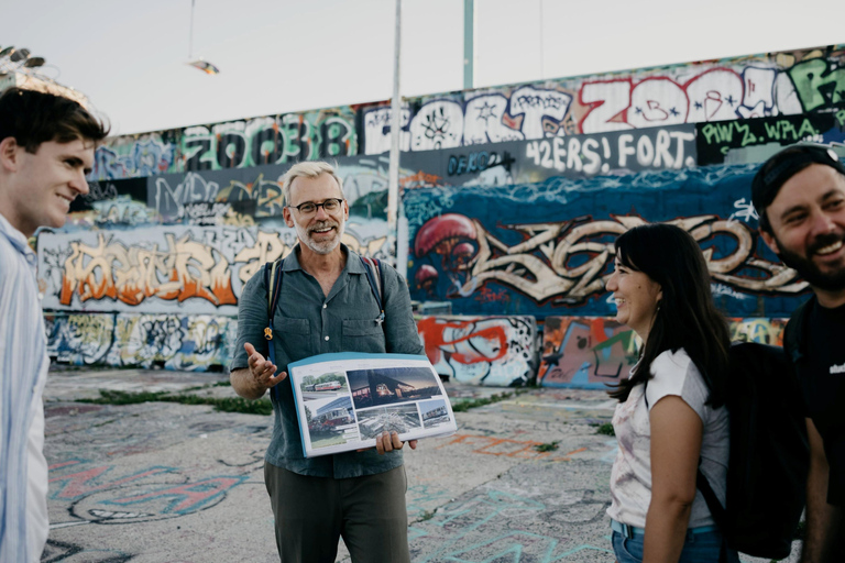 Munich Old Town Walk & Stencil Art Workshop English & German Tour (Bilingual)