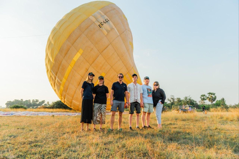 Von Krong Siem Reap: Angkor Heißluftballonfahrt mit Abholung