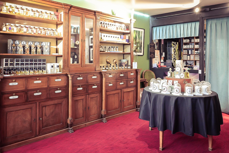 Tour privado por galerías y un estudio de arte con champánPrivate Art Tour in Galleries and Art Studio with Champagne