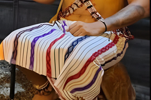 Quito Historic Center: Poncho Museum & Finger Painting Workshop & Souvenir Quito's Historic Center: Poncho Museum, Finger Painting Workshop, and Souvenir