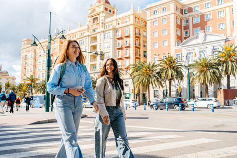Málaga: Harbour & Waterfront Private Photoshoot Super Premium: 75 photos | 90 mins