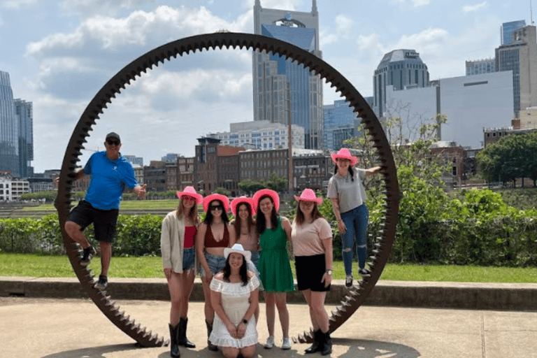 Nashville: Private or Group Open-Air Bus Tour Private Deluxe Sightseeing Tour