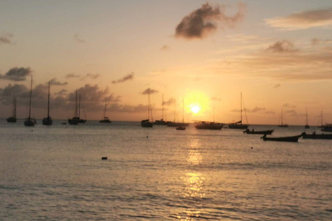 Ciesz się morzem w Boa Vista — prywatna wycieczka łodziąCiesz się morzem w Boa Vista – prywatny rejs wycieczkowy