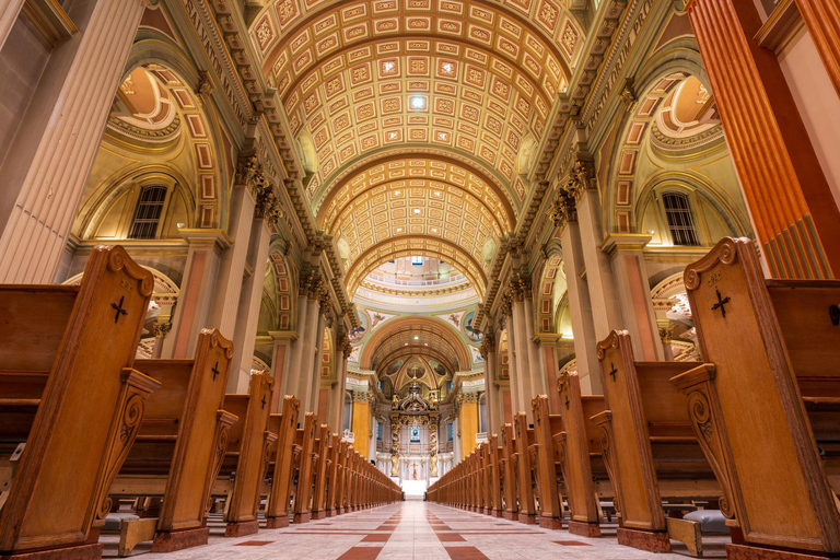Old Montreal Churches Private Guided Walking Tour 3-hour: Churches, Mary Cathedral & Notre Dame Basilica Tour