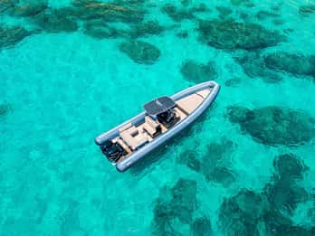 Cagliari: Zodiac Boat Tour, 3-4 SwimStops, Wine & Snorkeling