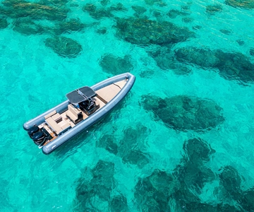 Cagliari: Zodiac Boat Tour, 3-4 SwimStops, Wine & Snorkeling