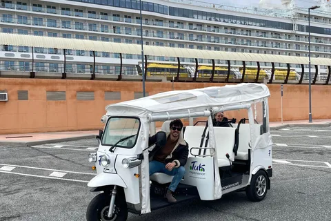 Malaga: Hochwertige private Tuk Tuk Tour