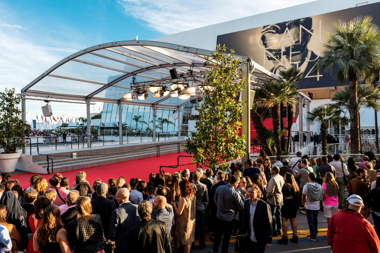 Cannes 2 timmar: Privat stadsrundtur i en fransk vintagebussCannes 2 timmar: Privat stadsvandring i en fransk vintagebuss