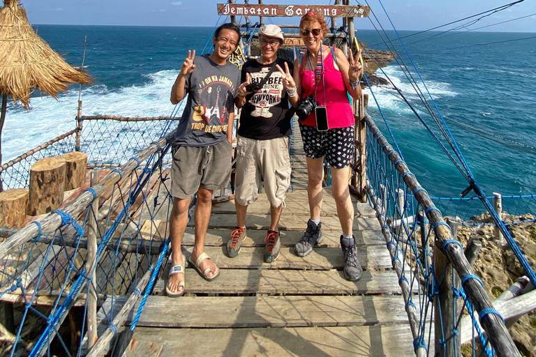 Yogyakarta: Timang Beach & Sadranan Snorkeling Day Trip