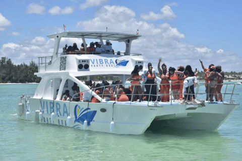 Punta Cana: Party Boat Cruise with Snorkeling & Open Bar