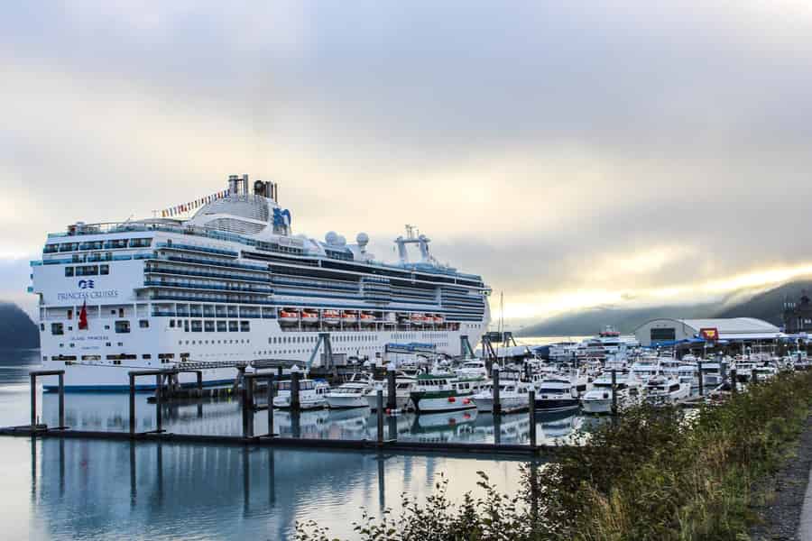 Whittier: Geführte Bootstour von und nach Anchorage. Foto: GetYourGuide