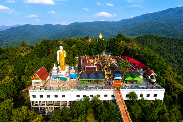 Chiang Mai: Bamboo Rafting, Waterfall & Temple Tour