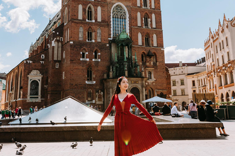 Krakow Old Town - photoshoot with a local photographer Photoshoot for couple