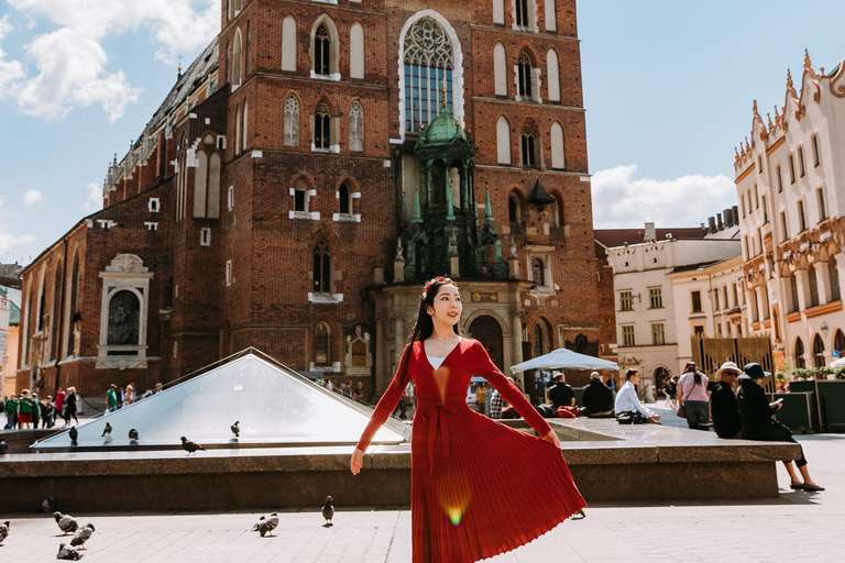 Krakow Old Town - photoshoot with a local photographer Photoshoot for couple