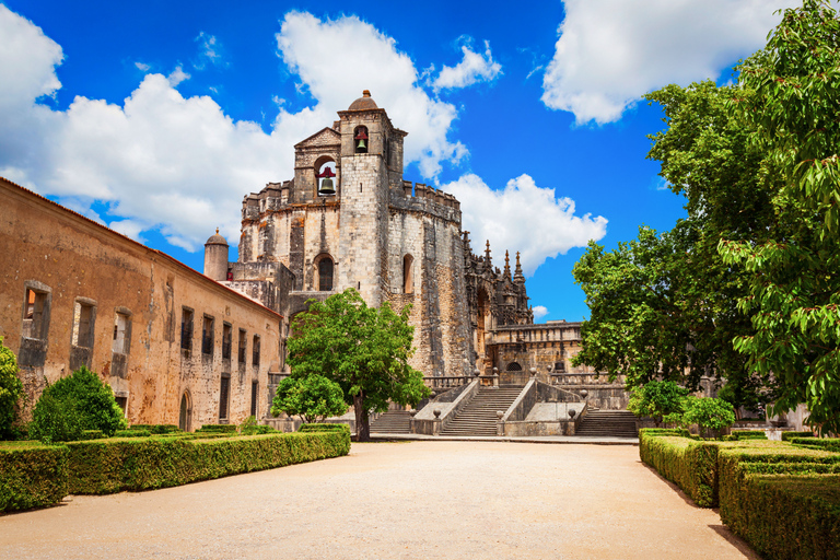 从里斯本出发：圣殿骑士路线 - 阿尔穆罗尔、托马尔和基督修道院独家私人之旅