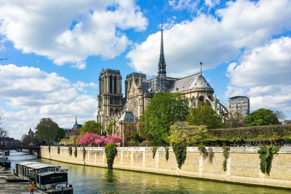 Paris: Day or Sunset Cruise with Drink, Ice Cream or Dessert | GetYourGuide