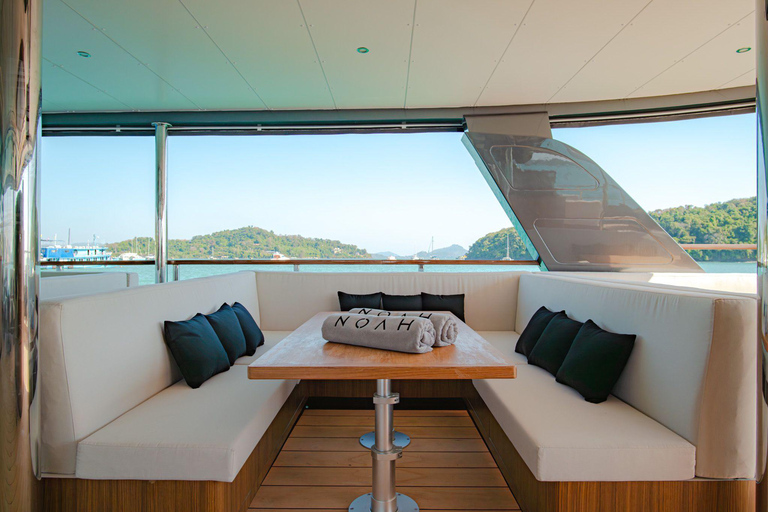 Phuket: Phi Phi & Maithon Islands by Noah Premium yacht