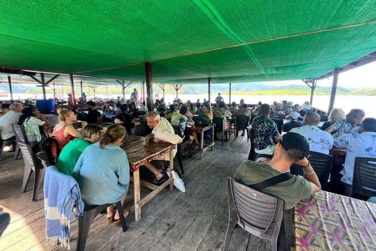 Langkawi: Caverna, alimentação de águias, alimentação de peixes e almoço