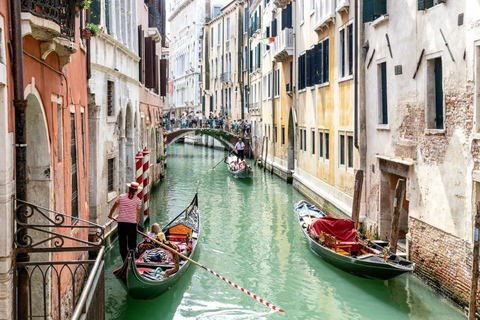 Venise : Promenade en gondole privée hors des sentiers battus30 minutes de balade en gondole privée