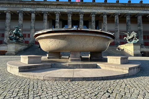 Berlin Mitte: Passeio pelas lendas da Berlim medievalBerlin Mitte: Visita guiada às lendas da Berlim medieval