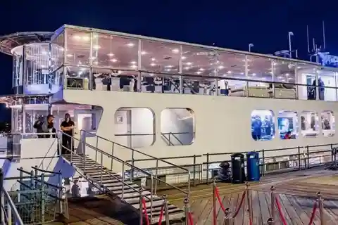 ニューヨークエタニティ号 シグネチャー・ディナークルーズ