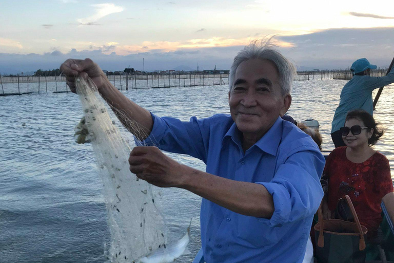 Hue: Tam Giang Lagoon Sunset Tour mit Meeresfrüchte Dinner