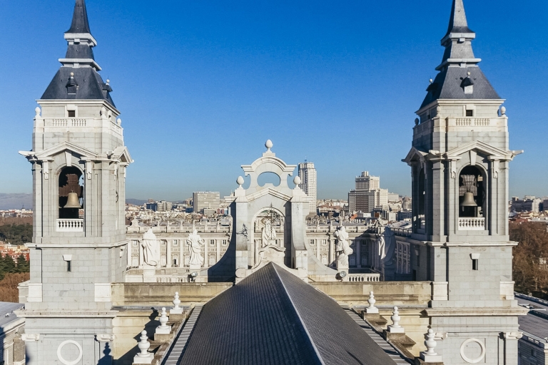 Madrid: visita al Palacio Real y visita opcional a la catedral de la AlmudenaVisita Guiada al Palacio Real y Catedral de la Almudena