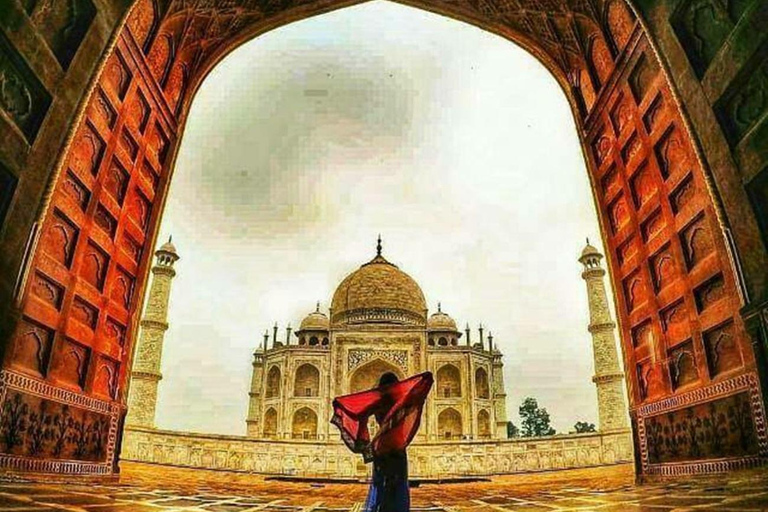 Same day Taj Mahal and Agra fort tour from Kolkata Tour without flights