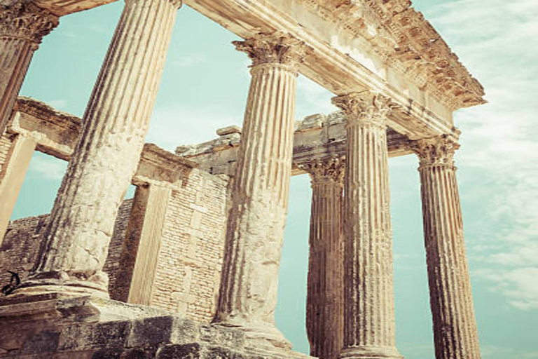 Tour privato di Dougga e Testour