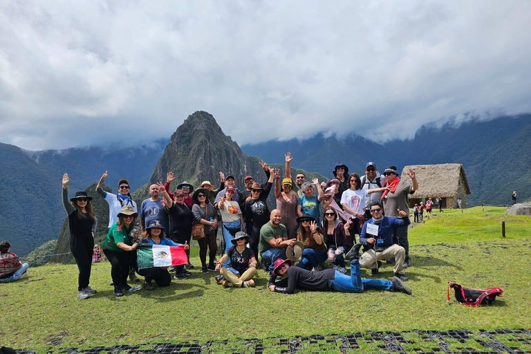 CUSCO: MACHU PICCHU TOUR FROM CUSCO BY PANORAMIC TRAIN CUSCO: TOUR TO MACHU PICCHU FROM CUSCO BY PANORAMIC TRAIN