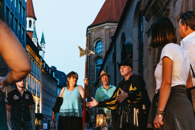 München: Umfassende Mittelalter-Tour mit NachtwächterPrivate Tour: Montag - Mittwoch