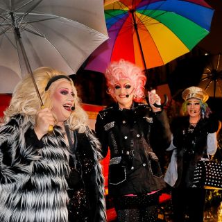 St. Pauli: Reeperbahn Walking Tour by Drag Queen or Local Celebrity