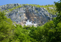 Private Half-Day Ostrog Monastery tour - Housity