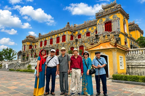 Hue Morning Tour: Imperial City, Dragon Boat & Thien Mu - Image 2
