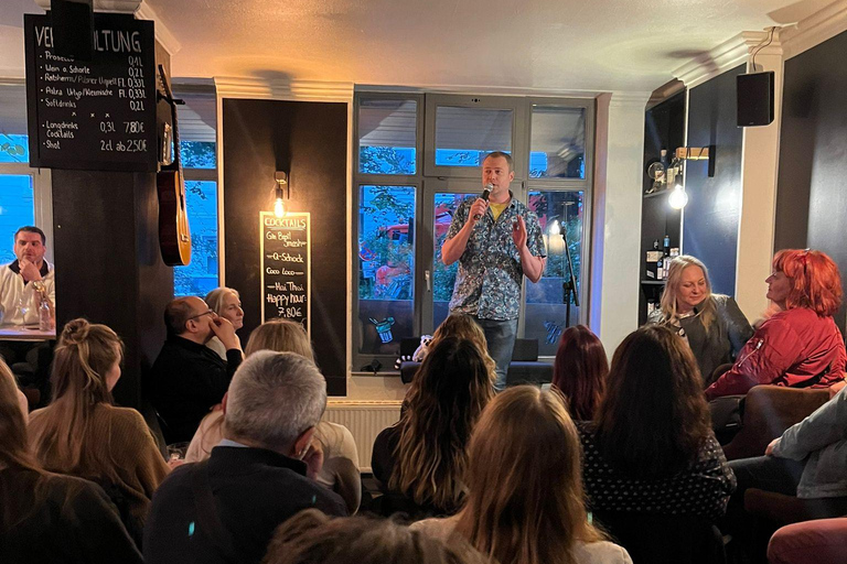 Stand-up Comedy Show Q-Bar Hamburg-Eimsbüttel June 4 Stand-up comedy show Q-Bar Hamburg-Eimsbüttel June 4