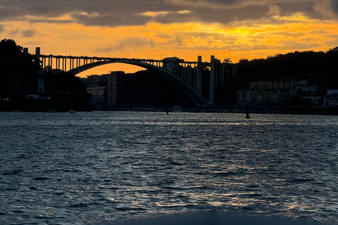 Six Bridges Cruise w/ Local Guide & Port Wine Tasting