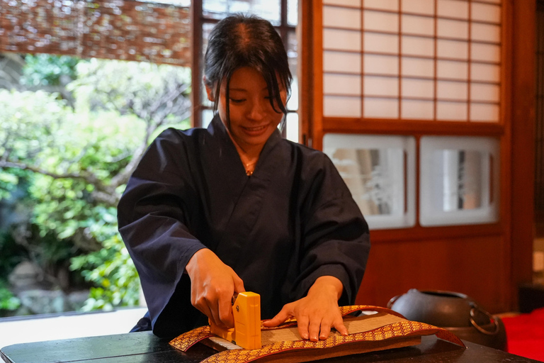 Nara: Tatami-Making Workshop with Tea and Sweets