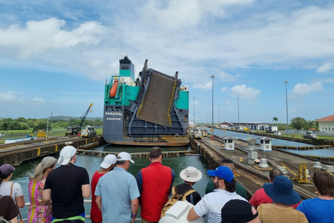 Ciudad de Panamá: Tour en barco por el Tránsito Parcial del Canal de Panamá