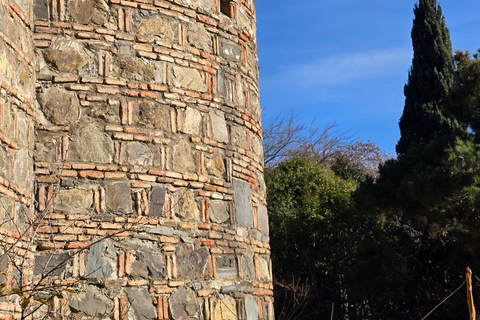 Tbilisi: Old Town Left Bank Walking Tour with Boat Ride