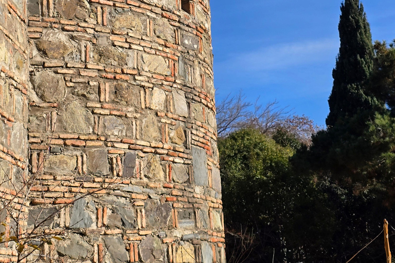 Tbilisi: Old Town Left Bank Walking Tour with Boat Ride