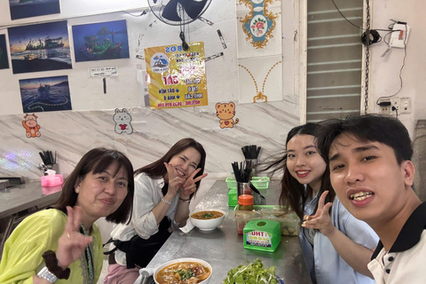 Da Nang: Michelin-Rated Street Food Tour by Scooter