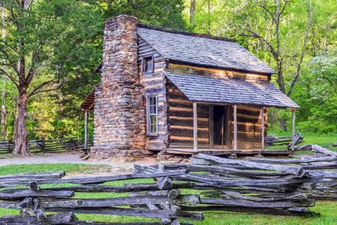 Pigeon Forge: Cades Cove Scenic Loop Tour in a Pink Jeep
